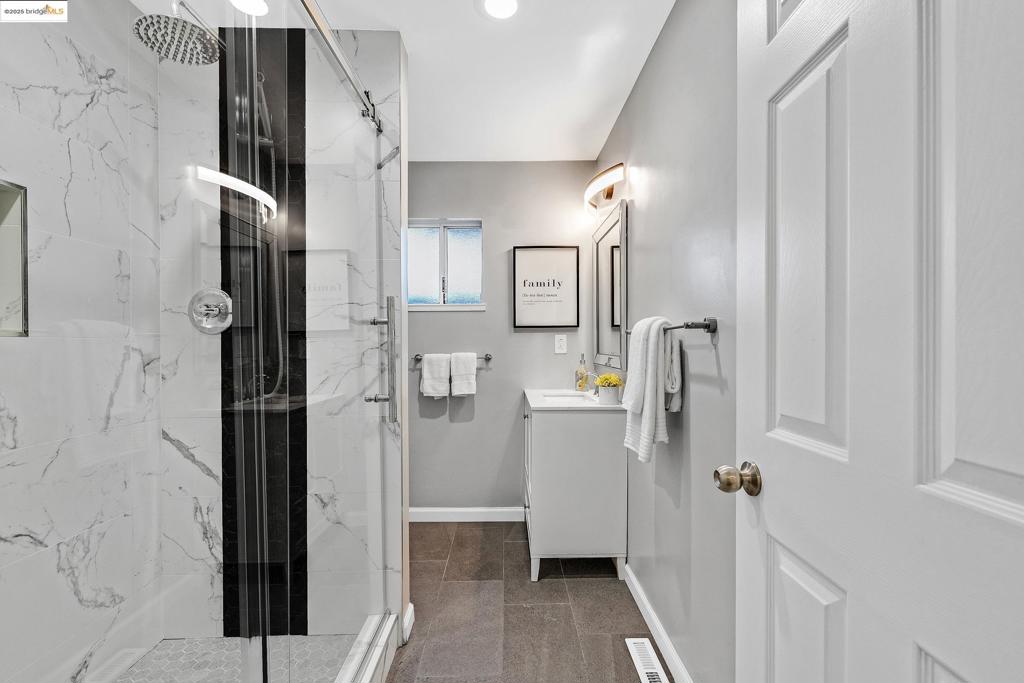 KING ESTATES - Residential