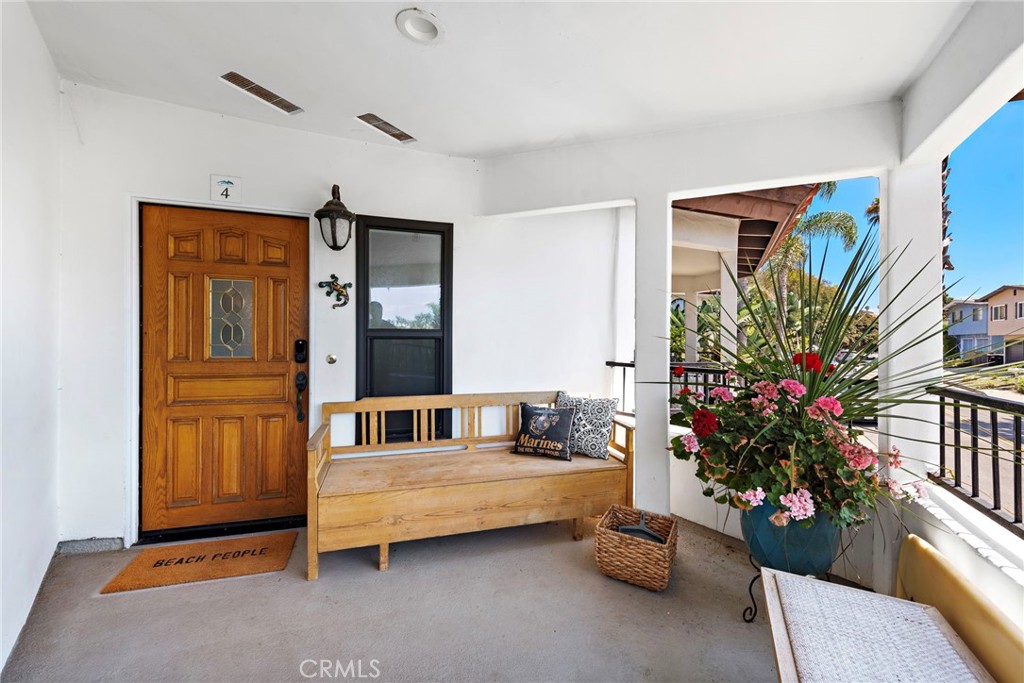 210 Avenida Montalvo