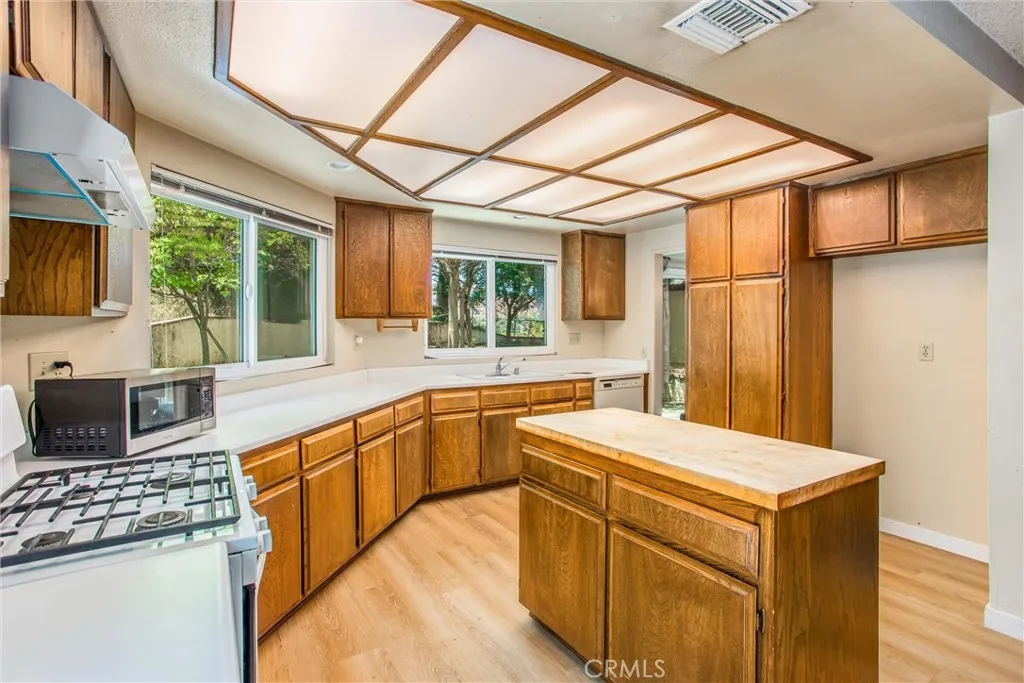 Pomona, California 91766, United States, 4 Bedrooms Bedrooms, ,2 BathroomsBathrooms,Residential,Active,167961