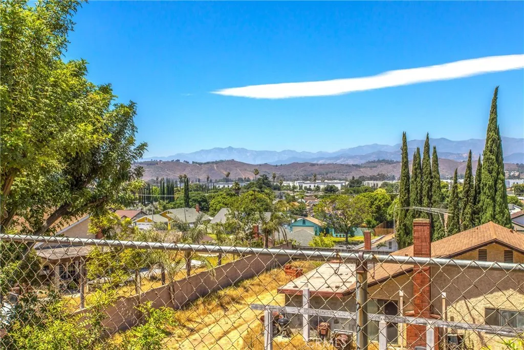 Pomona, California 91766, United States, 4 Bedrooms Bedrooms, ,2 BathroomsBathrooms,Residential,Active,167961