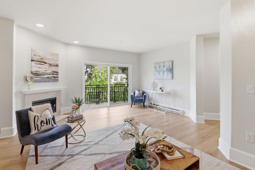 107 El Camino Real 302
