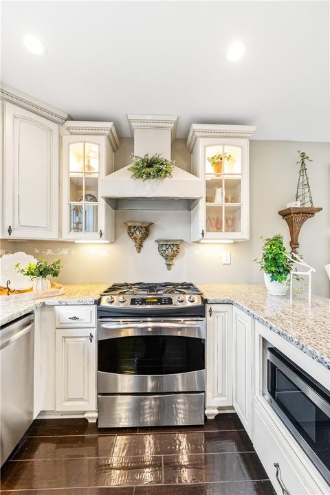 Tiny photo for 18576 Vallarta Dr, Huntington Beach, CA 92646 (MLS # OC25270087)