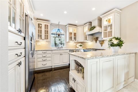 Tiny photo for 18576 Vallarta Dr, Huntington Beach, CA 92646 (MLS # OC25270087)