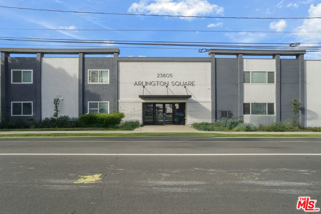 23805 Arlington Avenue