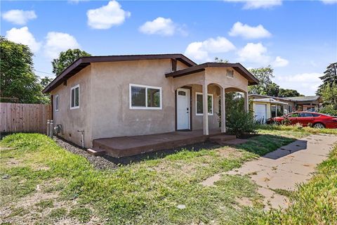 Photo of 1016 E Yosemite Ave, Madera, CA 93638 (MLS # MC26094996)