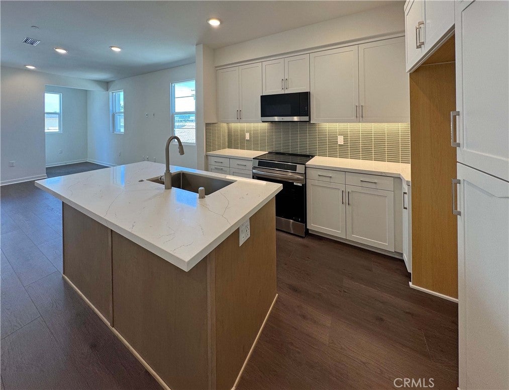 685 S Brea Boulevard 101