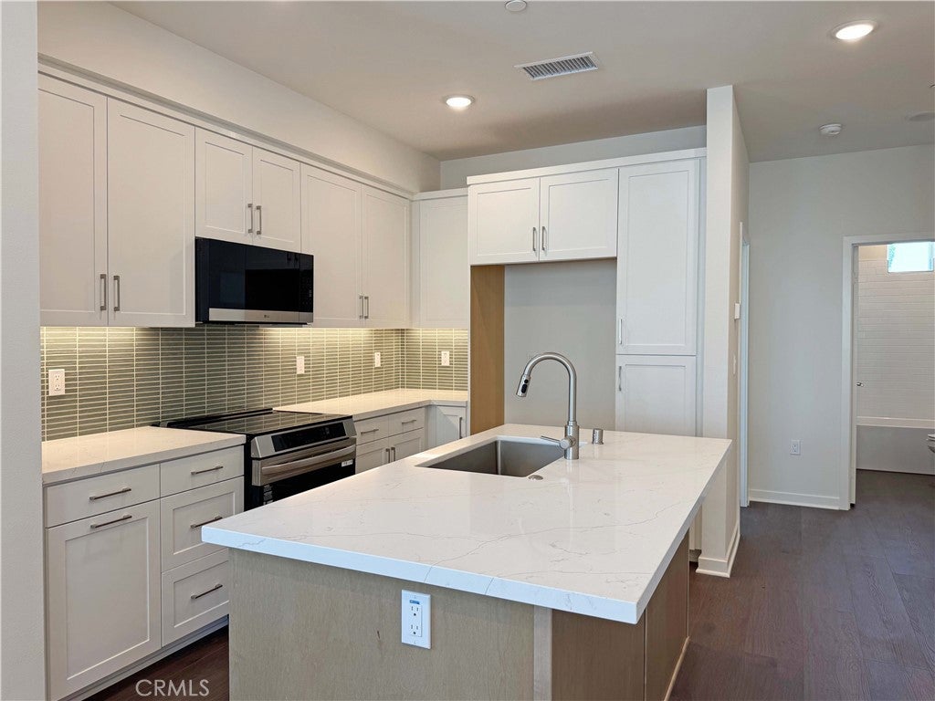 685 S Brea Boulevard
