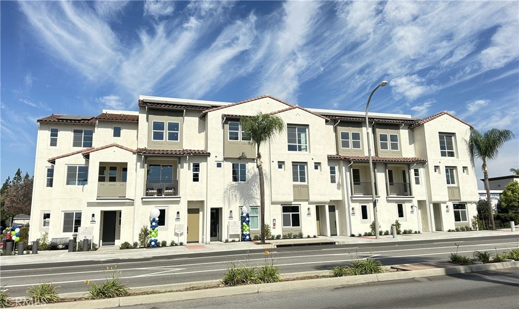 685 S Brea Boulevard 101
