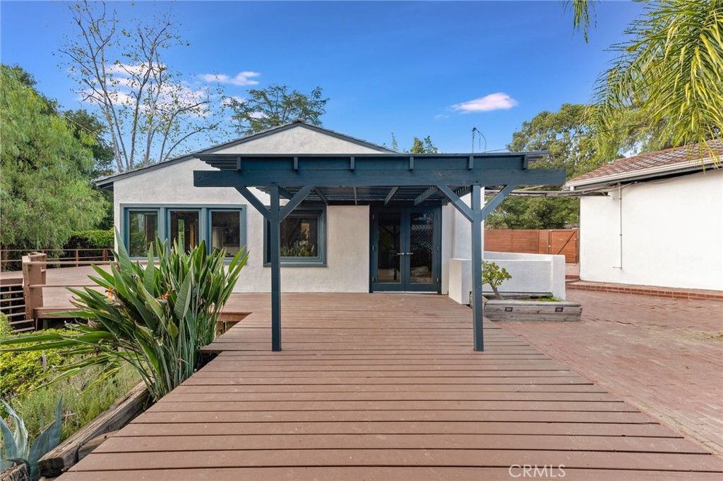 Photo of 4351 Saltillo, Woodland Hills, CA 91364 (MLS # SR25262485)