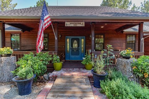 Photo of 16713 Sequoia Way, Pine Mountain Club, CA 93222 (MLS # SR25235991) Photo of 16713 Sequoia Way, Pine Mountain Club, CA 93222 (MLS # SR25235991)