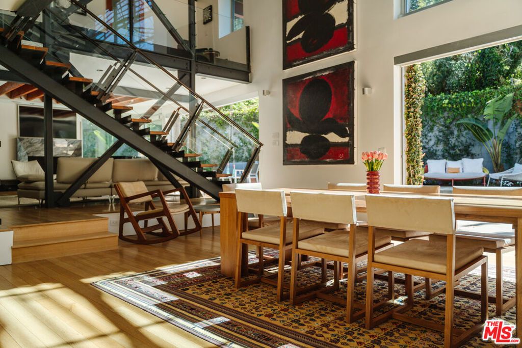 Photo of 562 Stassi Lane, Santa Monica, CA 90402 (MLS # 25500947)