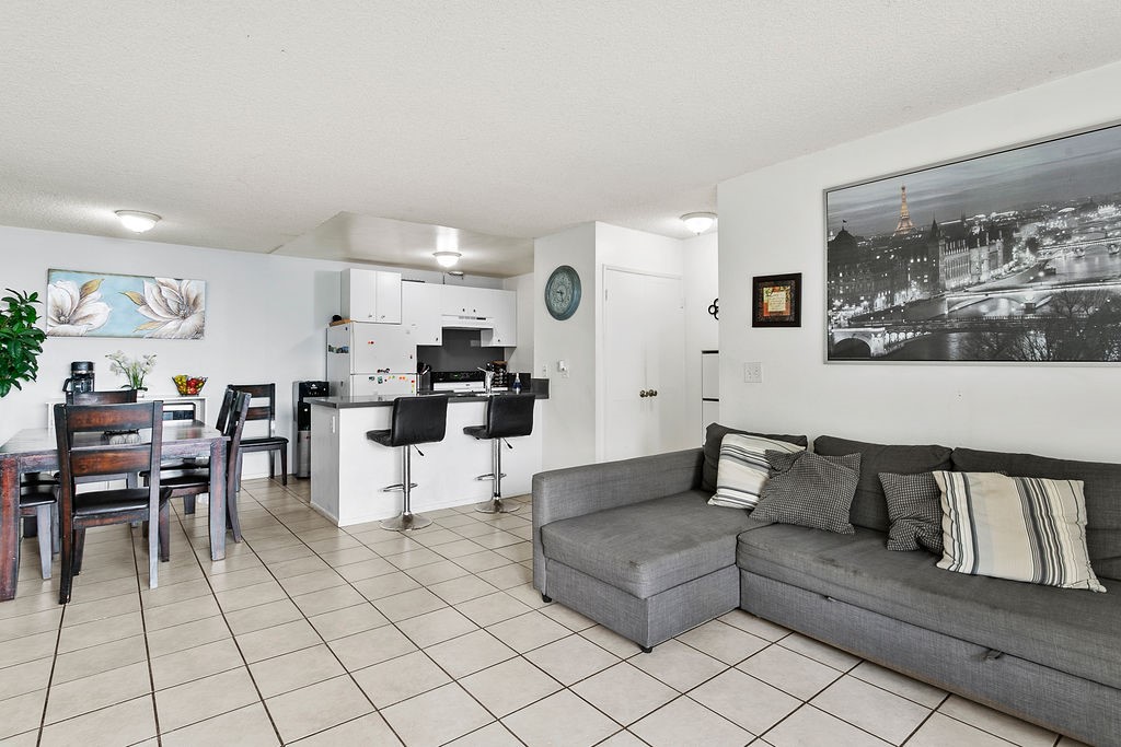 2521 W Sunflower Avenue R1