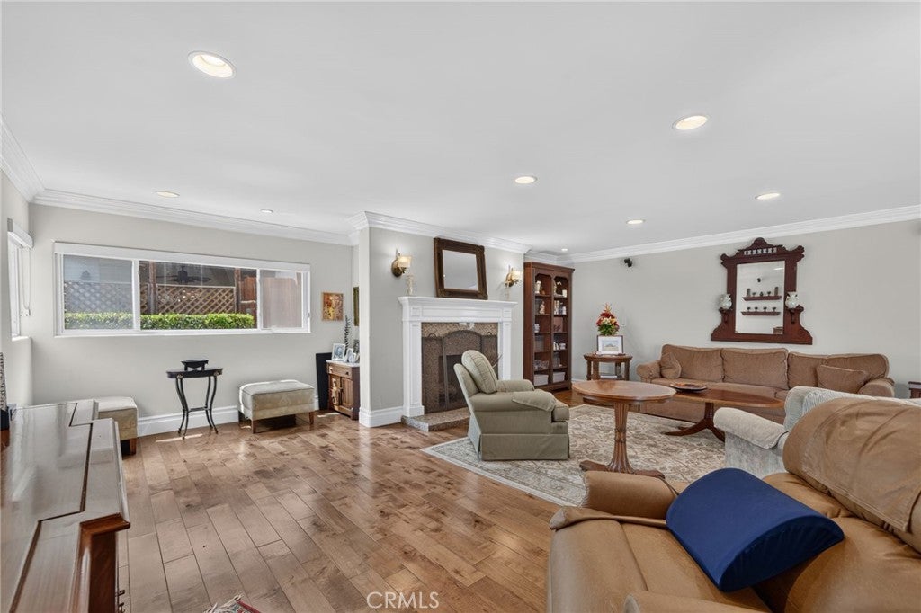 610 S Orange Grove Boulevard 5