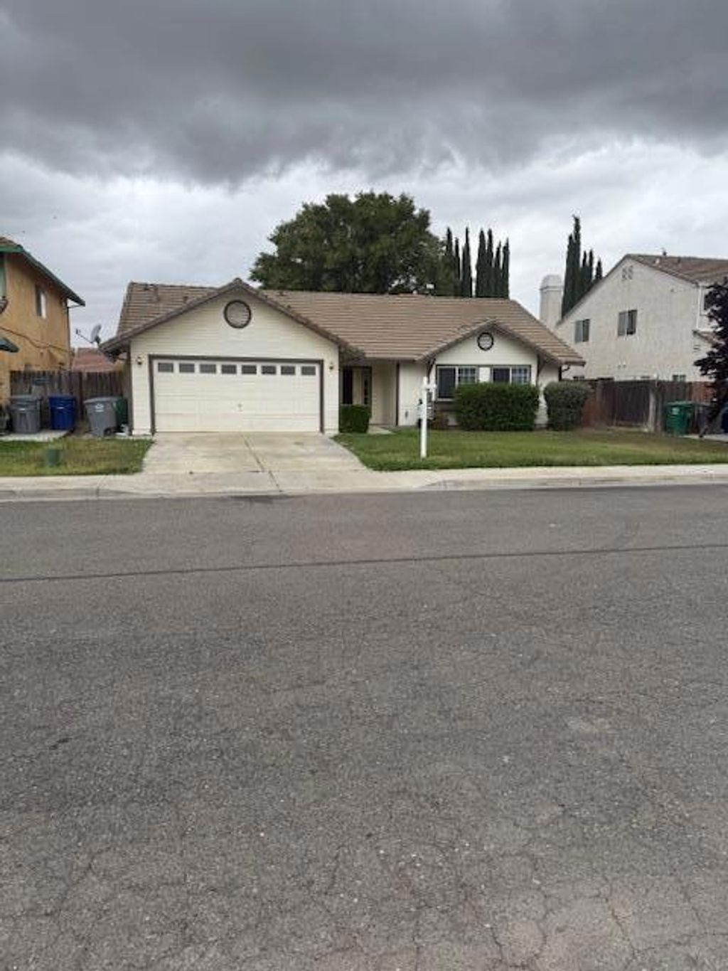 Photo of 375 Chestnut Street, Los Banos, CA 93635 (MLS # ML82045619)
