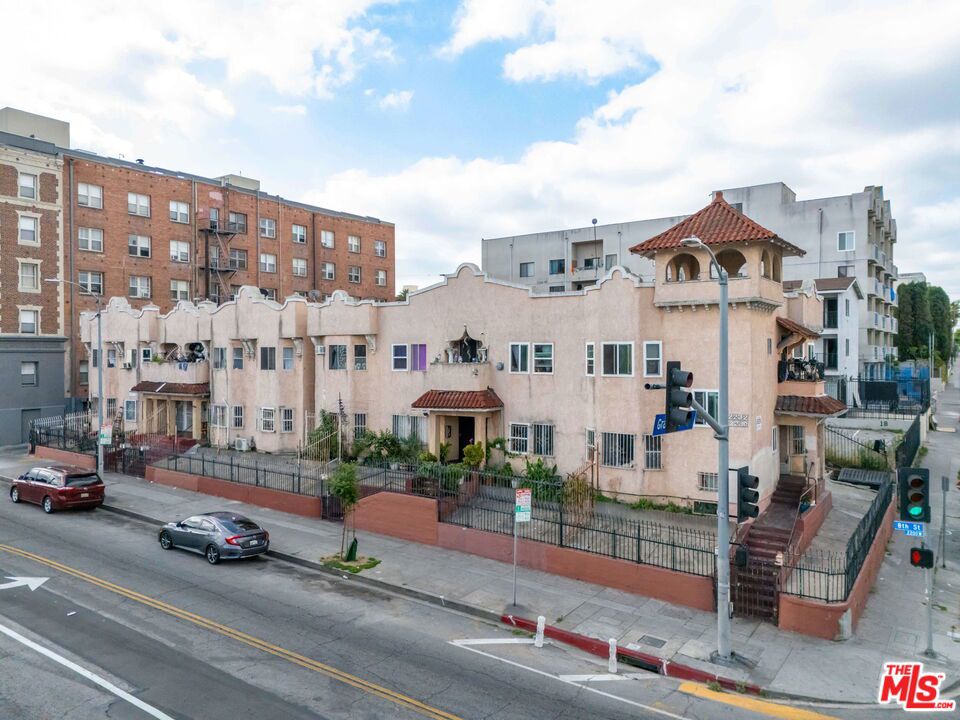 2214 W 8th Street