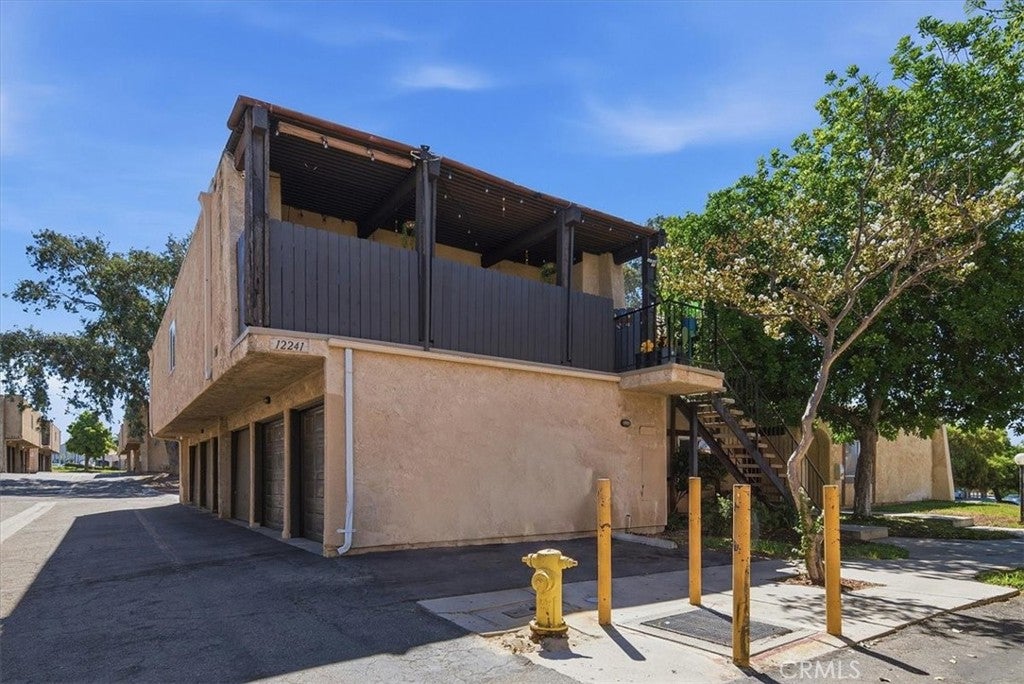 12241 Carnation D