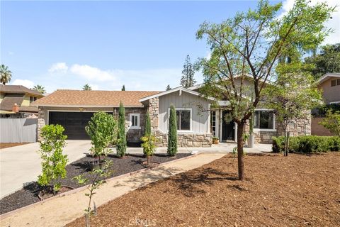 Photo of 805 S Center St St, Redlands, CA 92373 (MLS # IG25214961) Photo of 805 S Center St St, Redlands, CA 92373 (MLS # IG25214961)