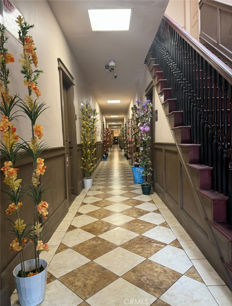 502 S Westlake Avenue