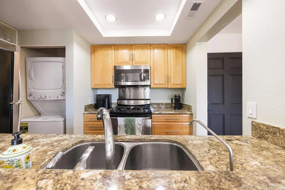 Spring Valley, California 91978, United States, 2 Bedrooms Bedrooms, ,2 BathroomsBathrooms,Residential,Active,207569