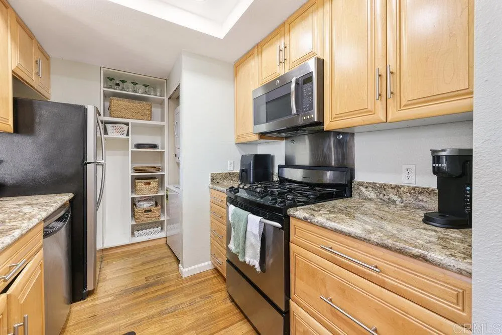 Spring Valley, California 91978, United States, 2 Bedrooms Bedrooms, ,2 BathroomsBathrooms,Residential,Active,207569