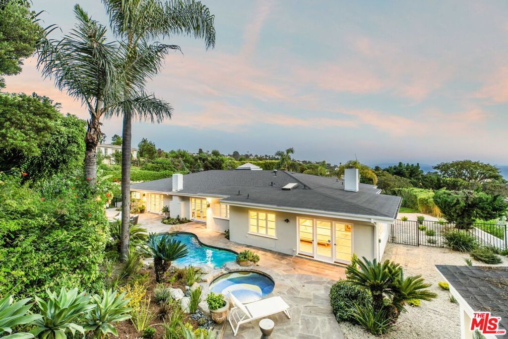 Photo of 341 Surfview Drive, Pacific Palisades, CA 90272 (MLS # 25601145)