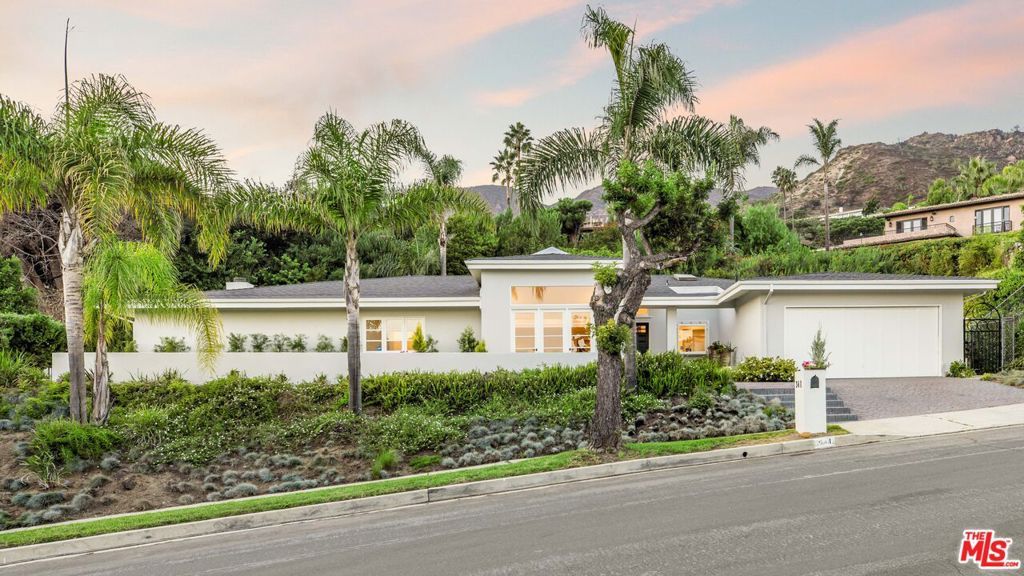 Photo of 341 Surfview Drive, Pacific Palisades, CA 90272 (MLS # 25601145)