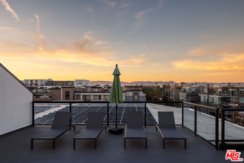 4115 Glencoe Avenue 107