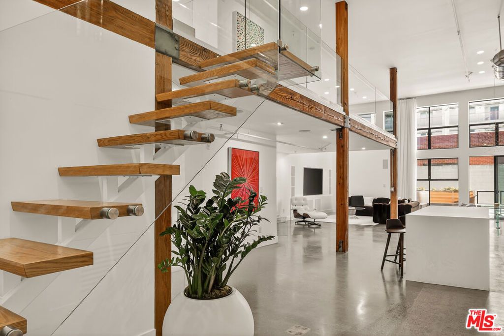 Photo of 4115 Glencoe Avenue #107, Marina Del Rey, CA 90292 (MLS # 26658549)