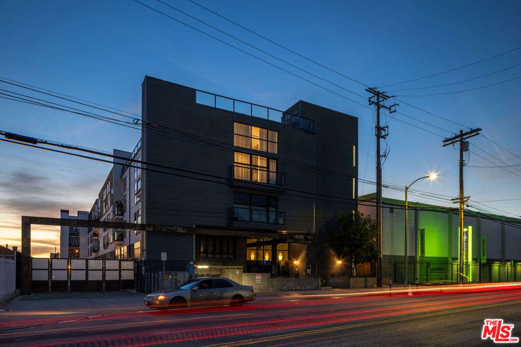 4115 Glencoe Avenue 107