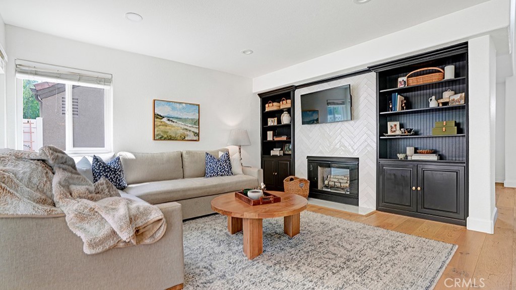 24 Santa Monica