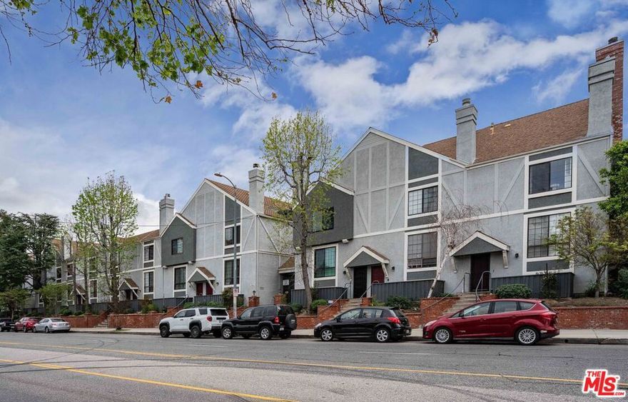 Welcome to this recently renovated, interior-facing corner unit townhome. Nestled between Tarzana and Encino, this home is just a short walk from "The Boulevard," where you'll find shopping centers, entertainment, and more. This spacious tri-level townhome offers over 2,100 square feet of living space and features a cozy fireplace in the living room, a formal dining room, and a light-filled kitchen with ample storage. Additionally, there's a versatile bonus room for optional use. Each of the three bedrooms is an en suite, providing comfort and privacy. The home also boasts an attached two-car garage and an in-unit laundry area. Recently updated, it now includes brand-new appliances, fresh paint, new flooring, and renovated kitchen and bathrooms. Community amenities include a pool and jacuzzi. Don't miss the chance to see this stunning, move-in-ready property before it's gone!