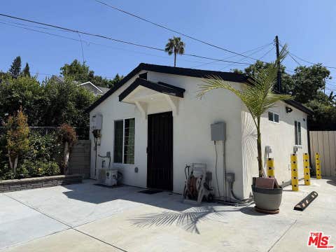 Photo of 626 1/2 Silver Lake Boulevard, Los Angeles, CA 90026 (MLS # 26845067)