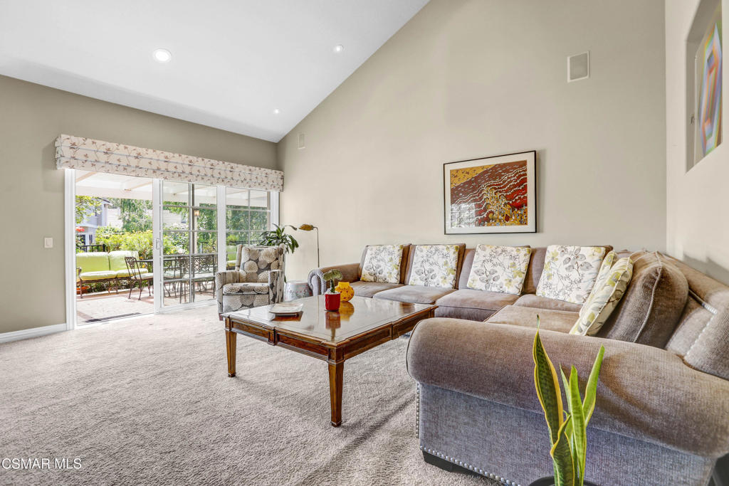 2942 Winding Lane