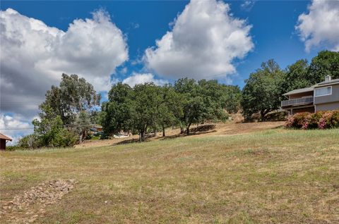 Photo of 17270 Knollview DR, Hidden Valley Lake, CA 95467 (MLS # LC26118837)
