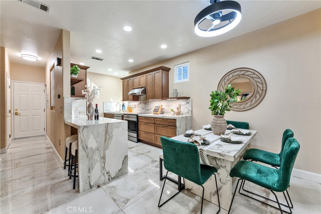 312 Torito Ln
