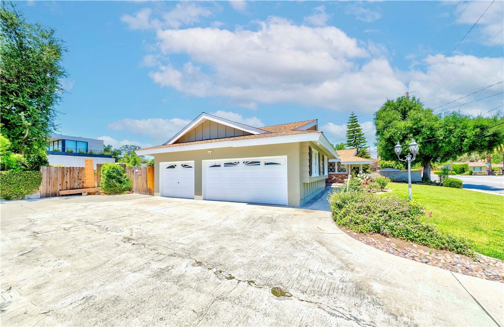 2215 El Monte Avenue