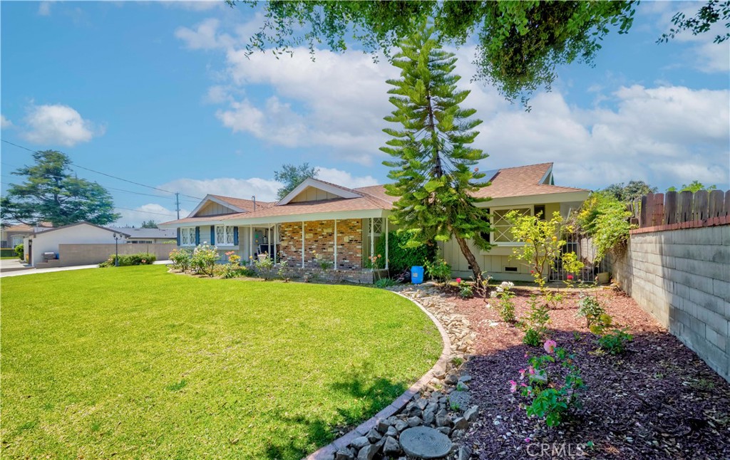 2215 El Monte Avenue