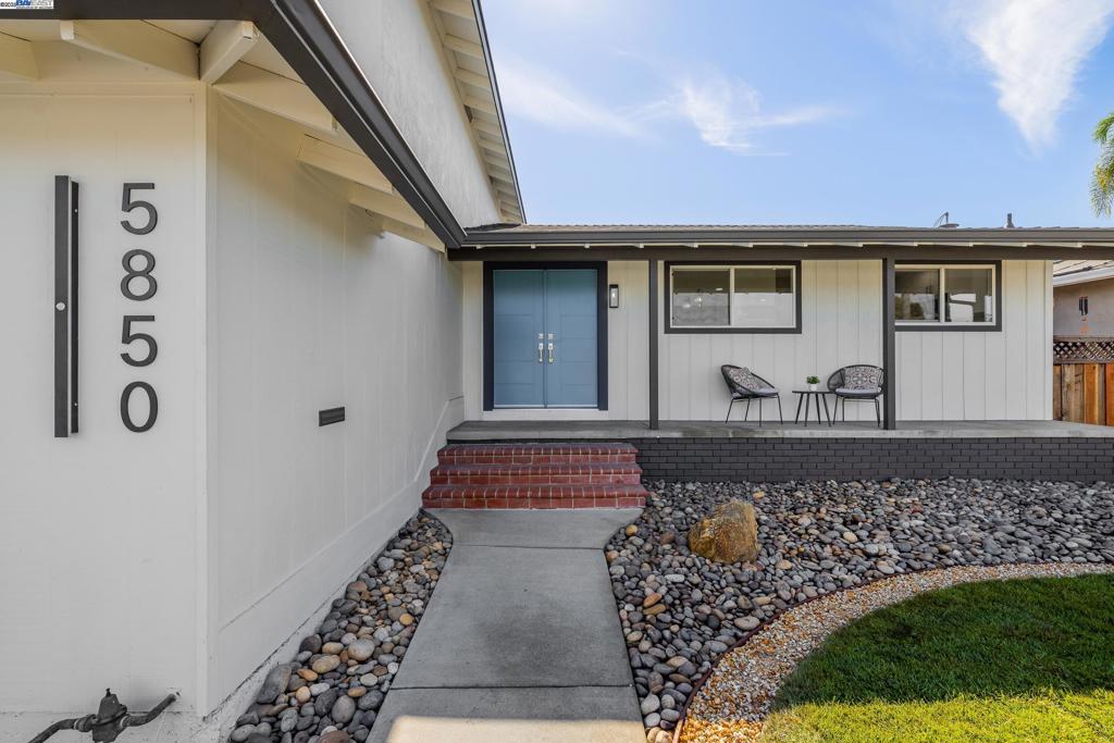 5850 Chesbro Ave
