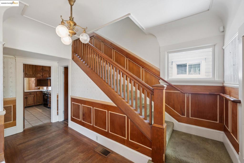 EAST END - Residential