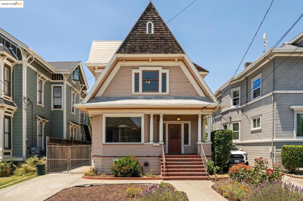 EAST END - Residential