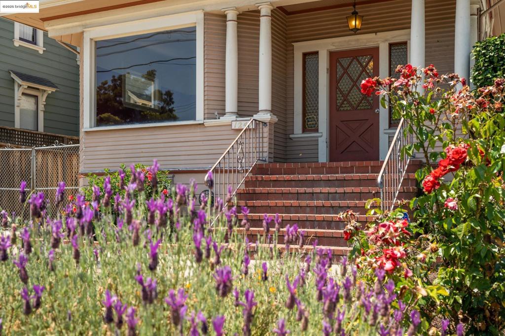 EAST END - Residential