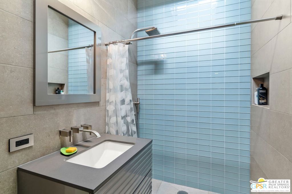 Vista Las Palmas - Residential