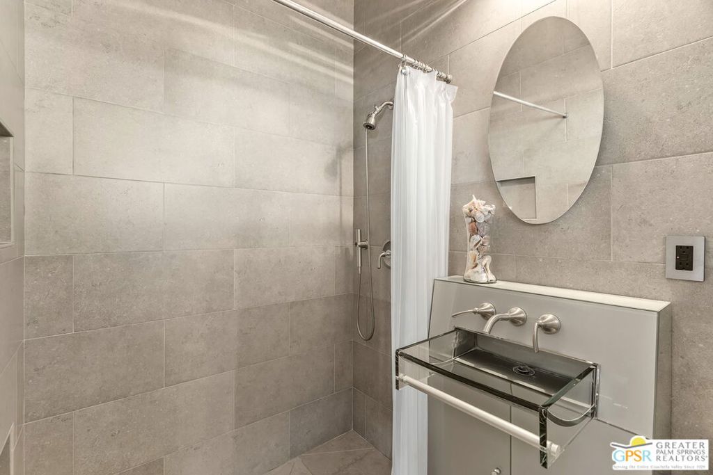 Vista Las Palmas - Residential