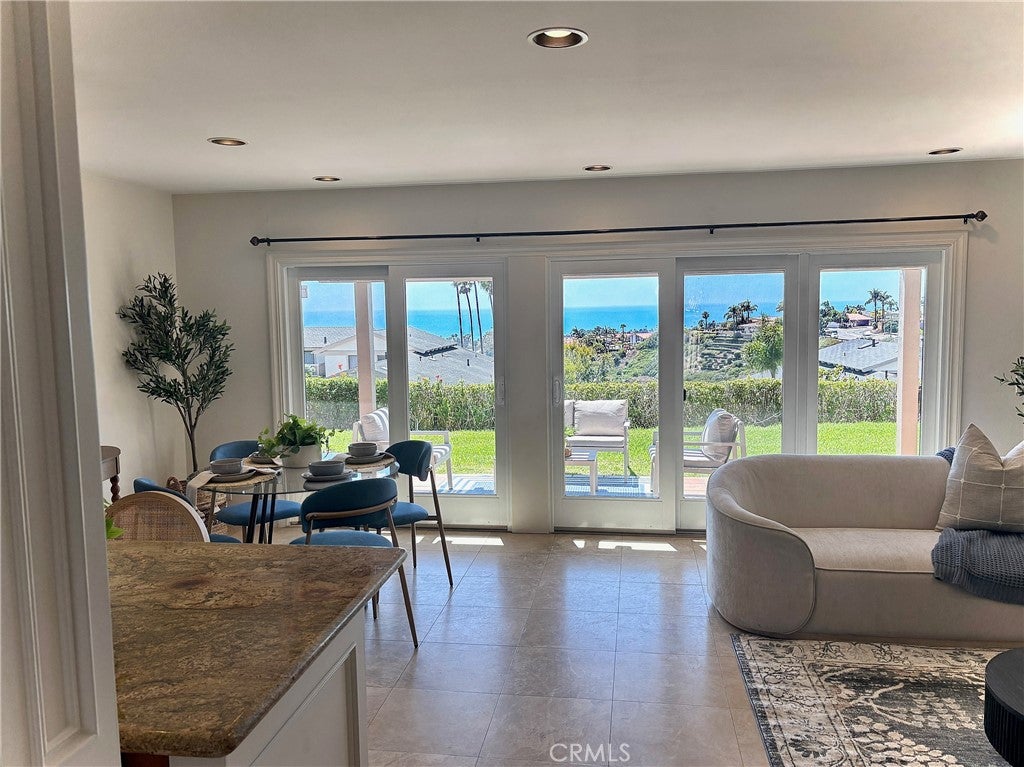 127 Avenida Adobe
