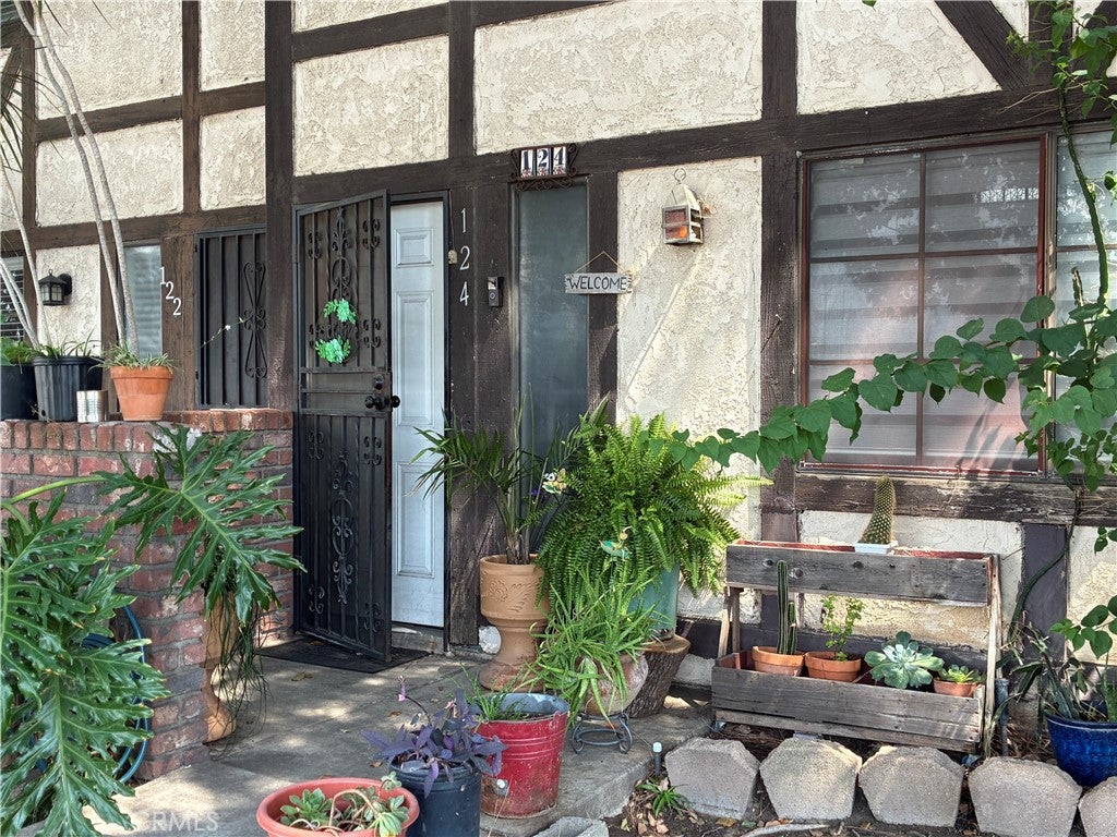 124 E Merrill