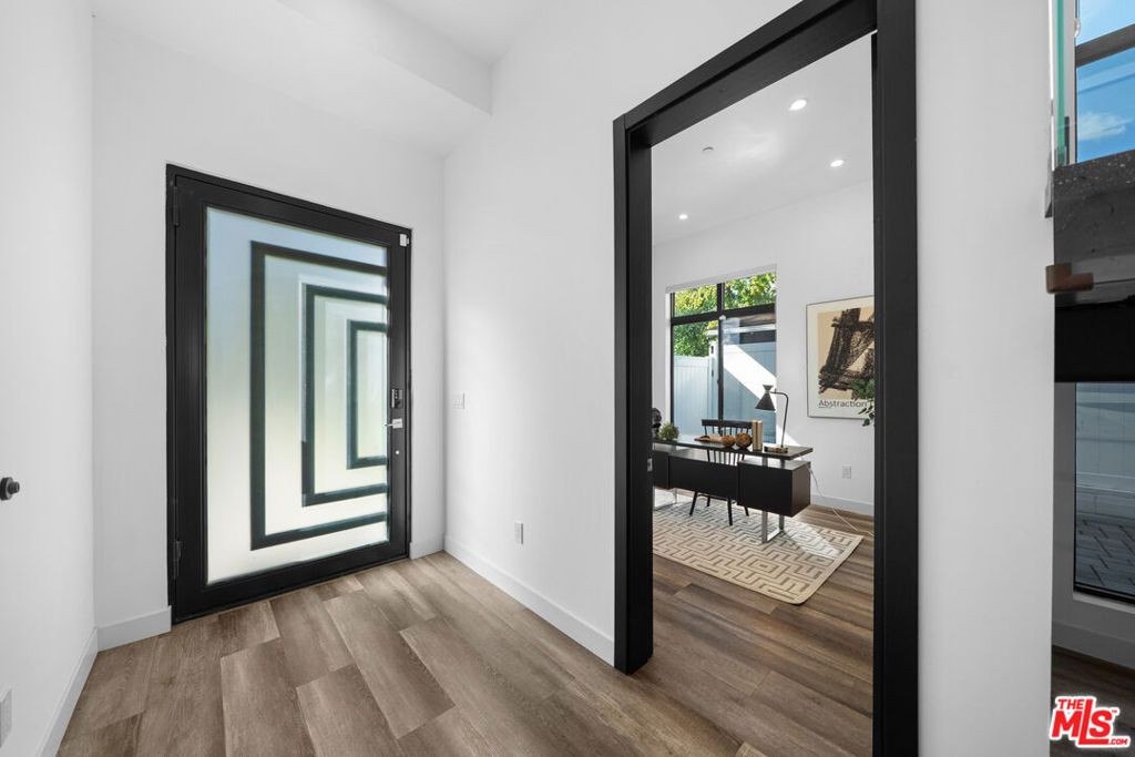 Photo of 5812 Willis Avenue, Sherman Oaks, CA 91411 (MLS # 25612687)