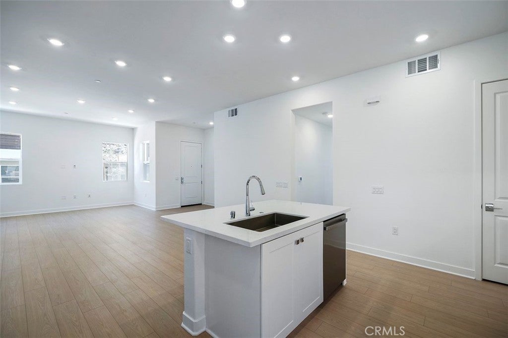 523 Mulligan, Irvine CA 92618 - Photo 9