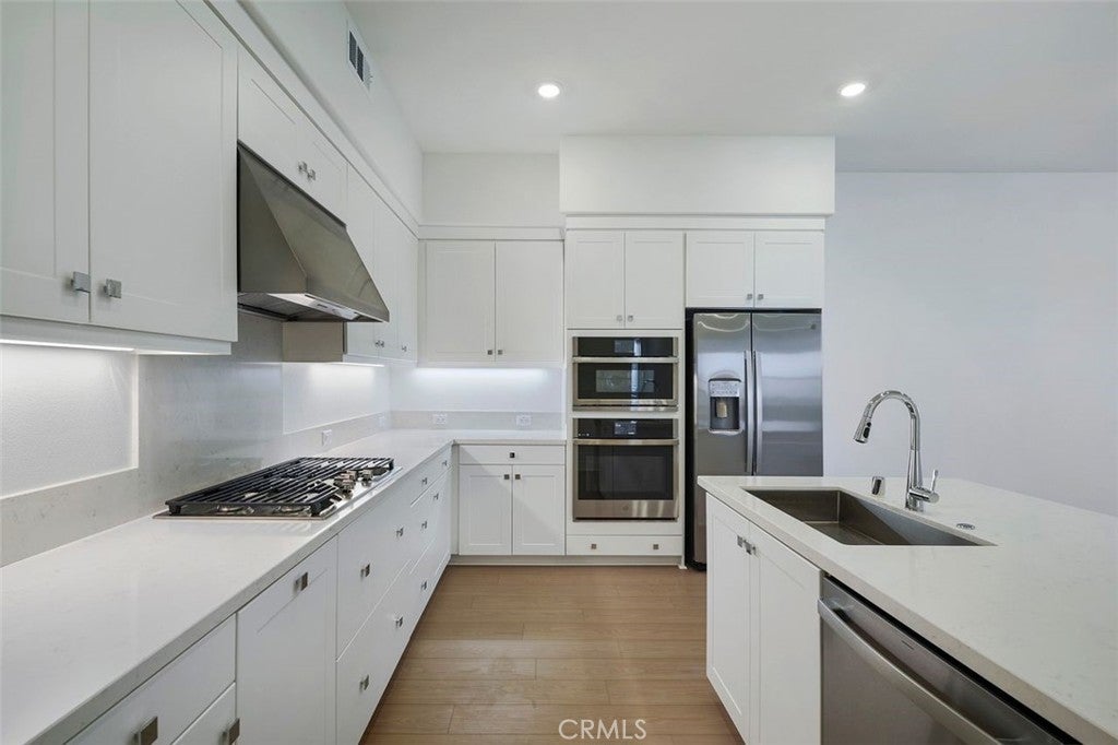 523 Mulligan, Irvine CA 92618 - Photo 6