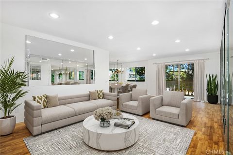 Photo of 5400 Lindley Avenue #101, Encino, CA 91316 (MLS # SR26039345)