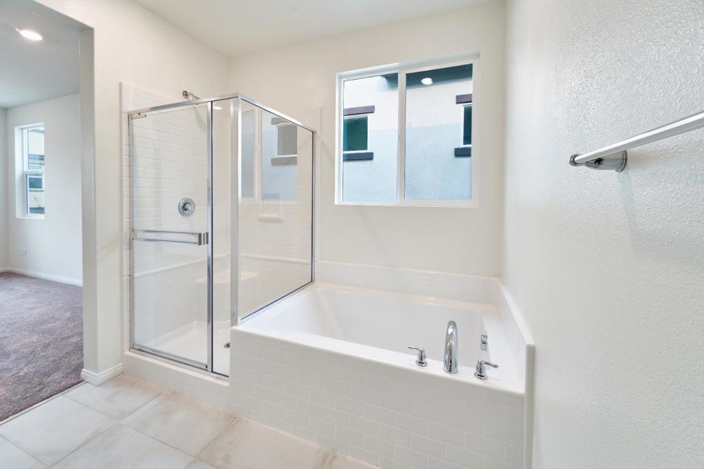 729 Daniel Freeman Circle